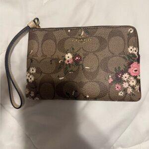 Coach Corner Zip Floral Pattern Wristlet